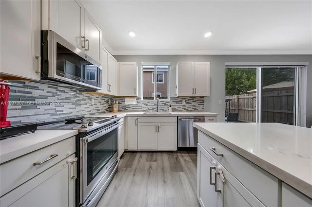 4 of 20 - 1079 Se 23rd Terrace, Homestead, FL