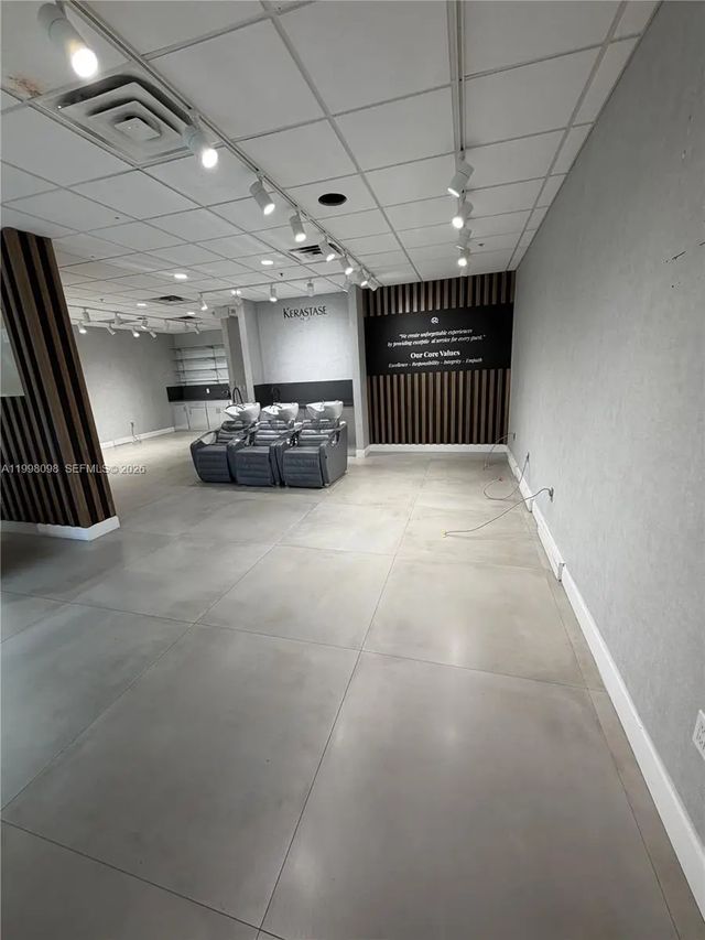 3 of 31 - 5901 Nw 183rd Street #suite 109, Hialeah, FL