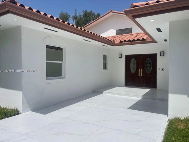 19740 W Saint Andrews Drive, Hialeah