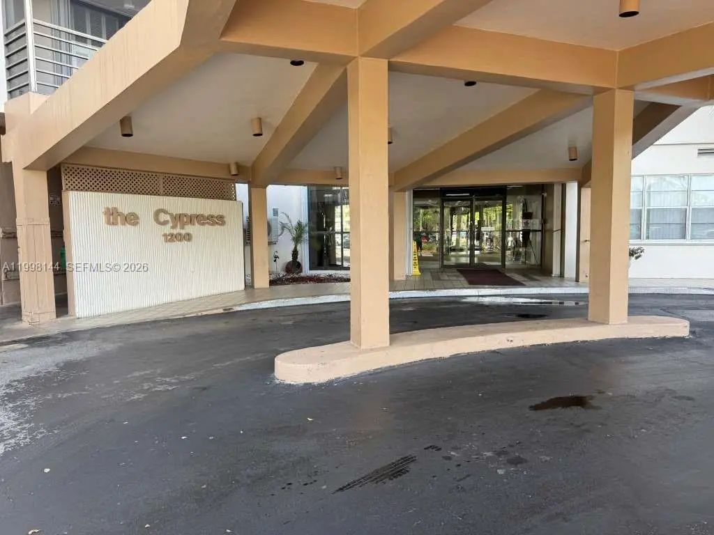 1200 Saint Charles Place #321, Pembroke Pines