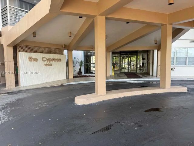 1200 Saint Charles Place #321, Pembroke Pines