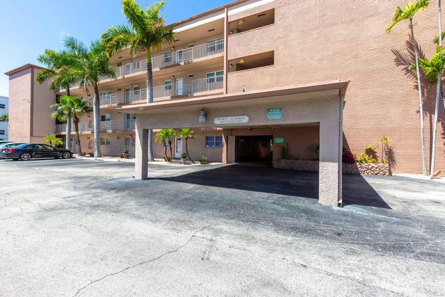 3 of 41 - 2615 Ne 1st Court #411, Boynton Beach, FL