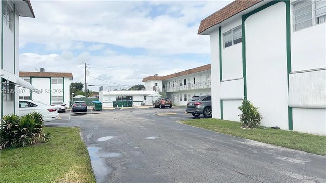 5 of 35 - 2225 Polk Street #6b, Hollywood, FL