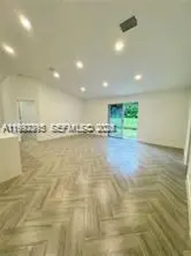 5 of 71 - 427 Sw 169th Terrace, Weston, FL