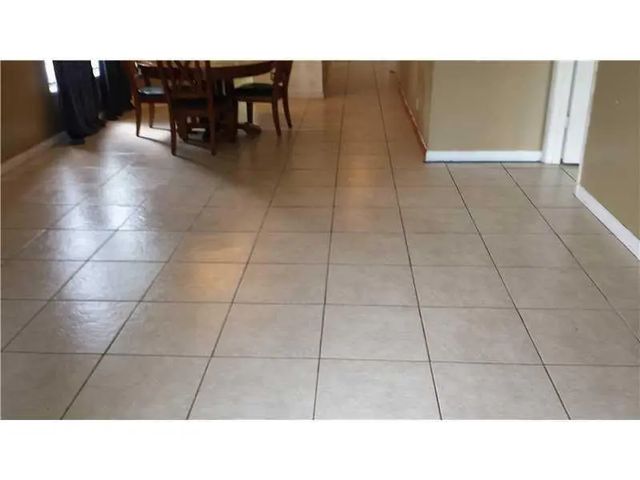 5 of 10 - 8450 Lagos De Campo Boulevard #201, Tamarac, FL
