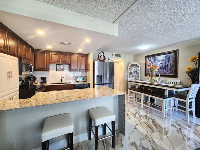 1012 Ellesmere A  #1012, Deerfield Beach