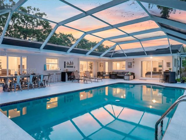 3 of 28 - 16400 Sw 80th Avenue, Palmetto Bay, FL