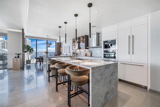 4 of 67 - 68 Se 6th Street #3711, Miami, FL