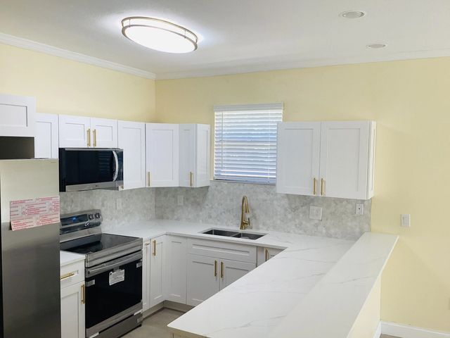 5 of 22 - 3809 N Whittier Street, Tampa, FL