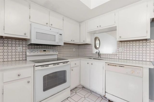 4 of 40 - 1480 Nw 80th Avenue #304, Margate, FL