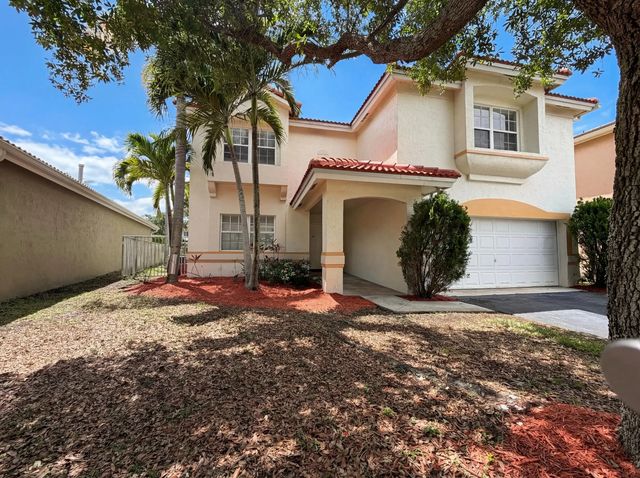 73 Gables Boulevard, Weston