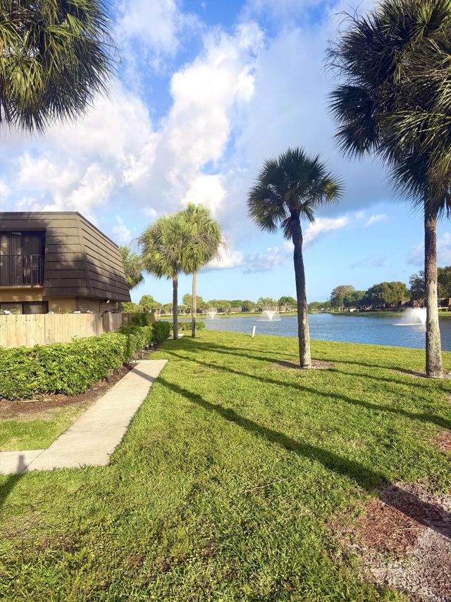 2 of 22 - 812 8th Way, West Palm Beach, FL