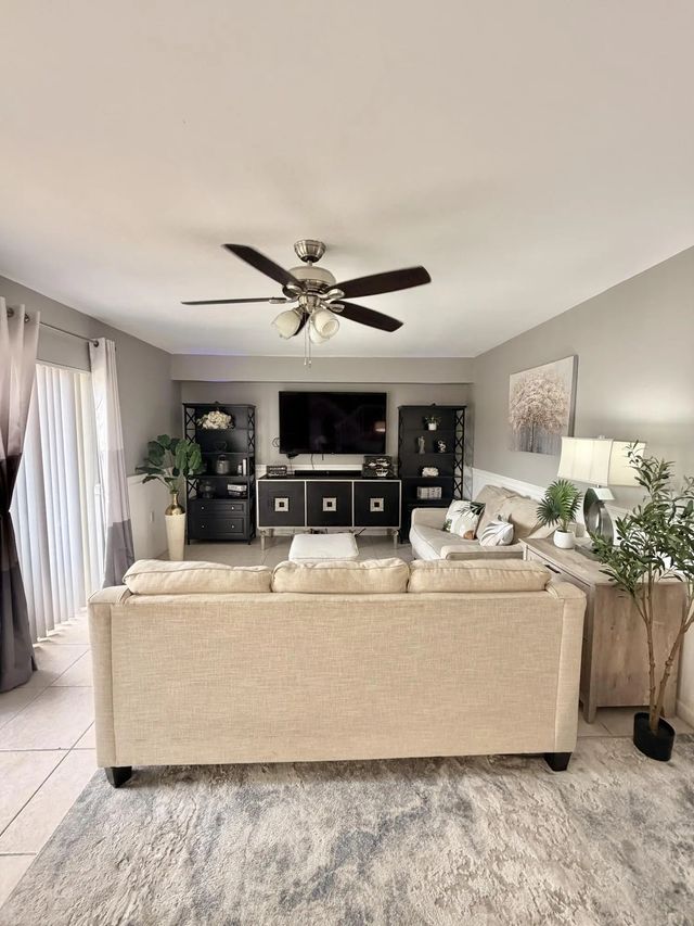 5 of 22 - 812 8th Way, West Palm Beach, FL