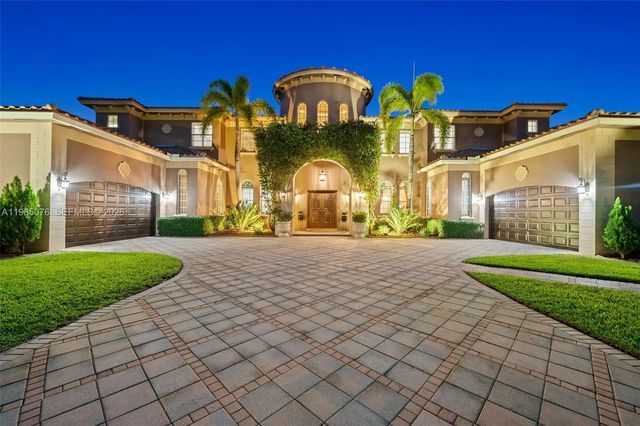 12821 Kapok Lane, Davie
