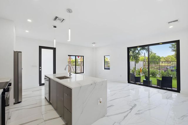 5 of 30 - 1548 Nw 1st Avenue, Pompano Beach, FL