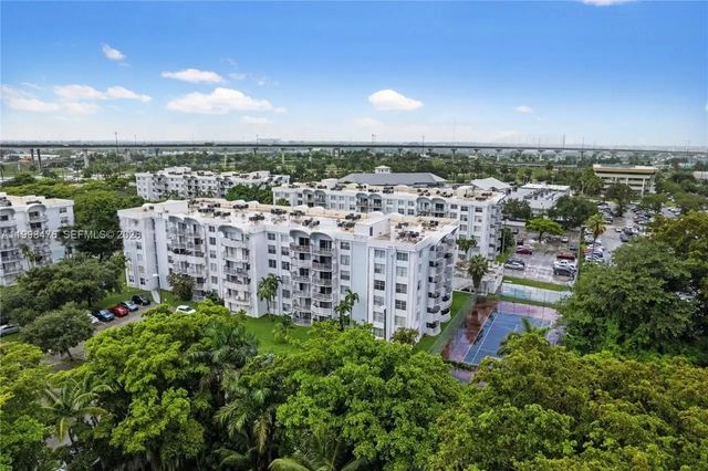 494 Nw 165th St Road #c-601, Miami