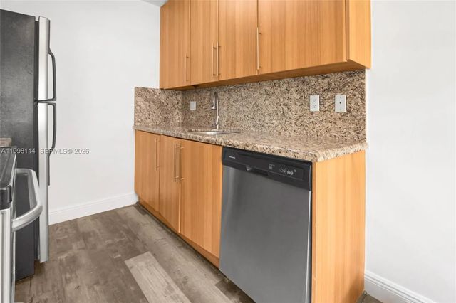 5 of 30 - 1125 Ne 16th Place #208, Fort Lauderdale, FL