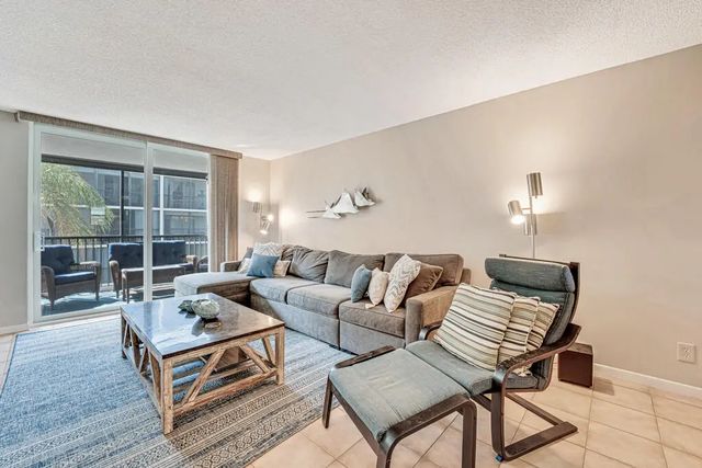 2 of 41 - 760 E Ocean Avenue #303, Boynton Beach, FL