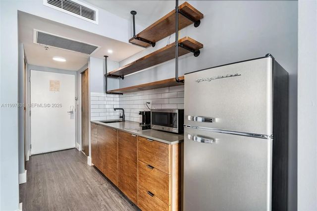 2 of 10 - 19201 Collins Avenue #324, Sunny Isles Beach, FL