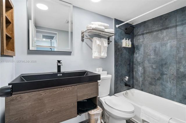 4 of 10 - 19201 Collins Avenue #324, Sunny Isles Beach, FL