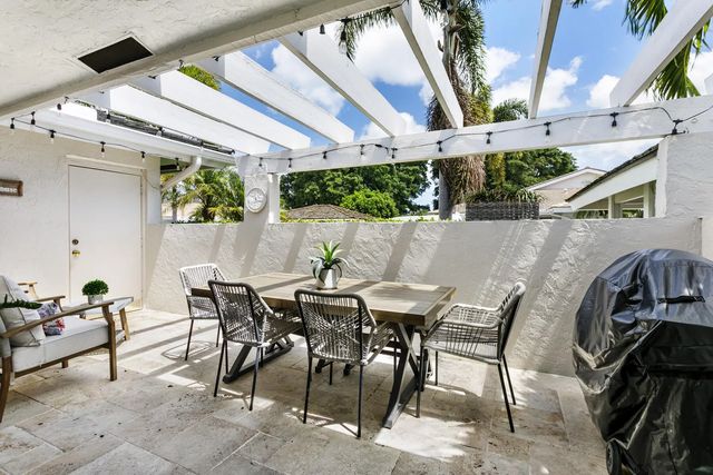 2 of 29 - 3616 Freshwater Drive, Jupiter, FL