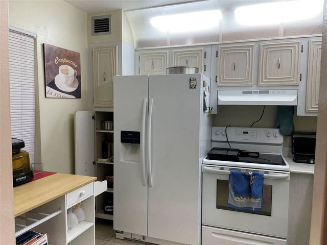 2 of 12 - 2821 Somerset Drive #118, Lauderdale Lakes, FL