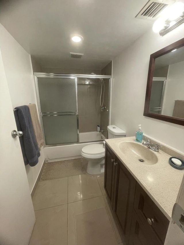 5 of 12 - 2821 Somerset Drive #118, Lauderdale Lakes, FL