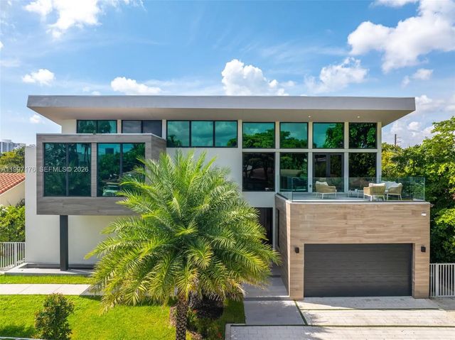 3 of 54 - 521 Holiday Drive, Hallandale Beach, FL