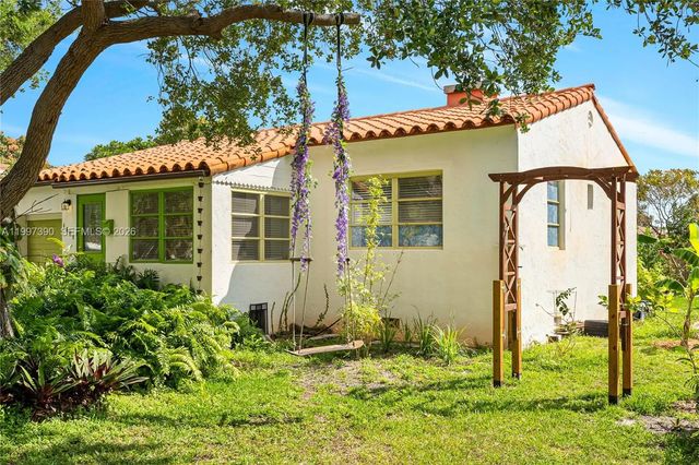 2 of 14 - 1601 N 16th Court, Hollywood, FL