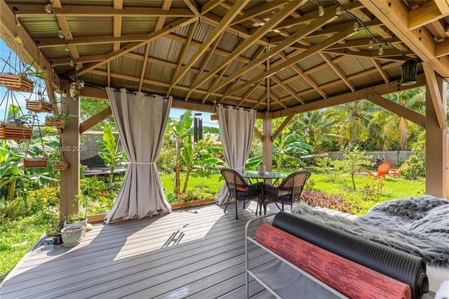 4 of 14 - 1601 N 16th Court, Hollywood, FL