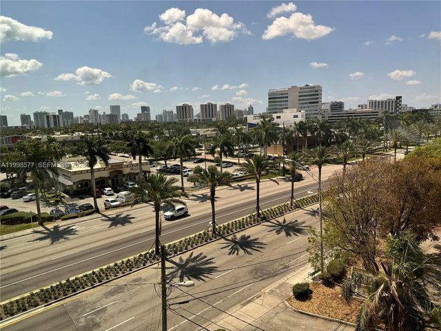 5 of 12 - 21290 Biscayne Boulevard #405, Aventura, FL