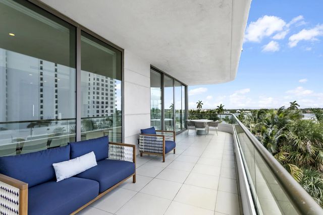 5 of 42 - 200 Arkona Court #402, West Palm Beach, FL