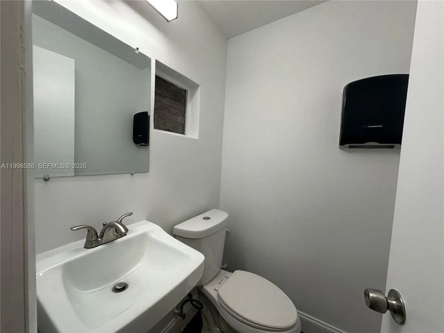 4 of 5 - 5818 Sw 25th Street #2, West Park, FL