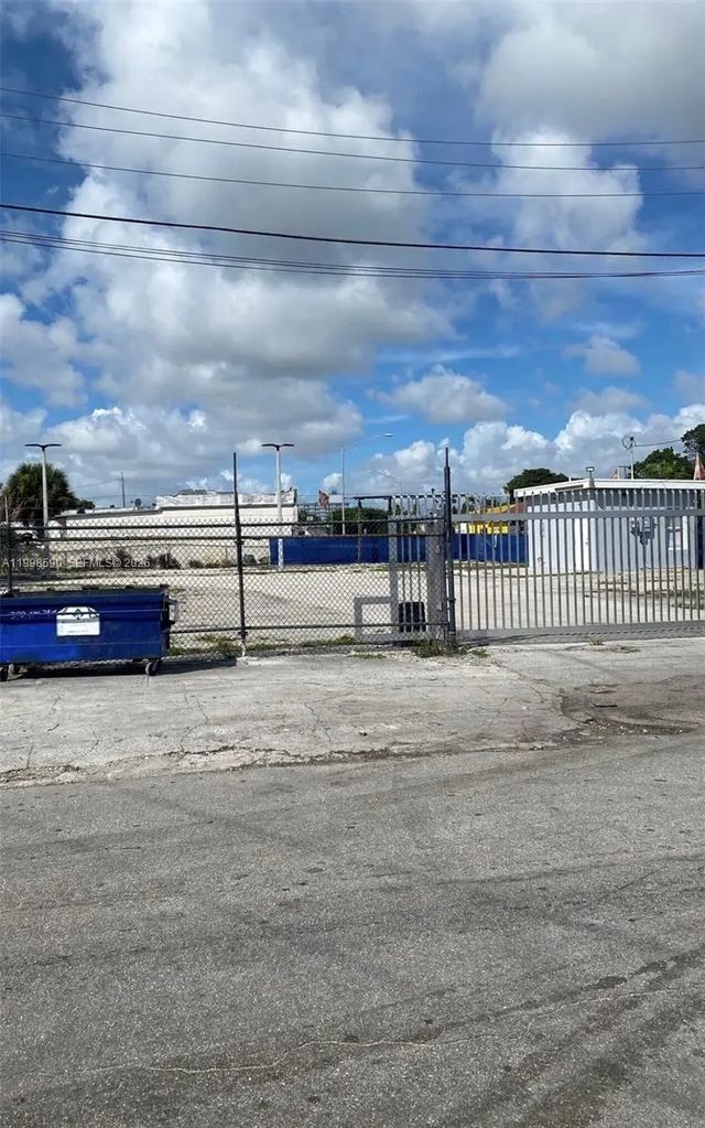 300 Nw 79th Street, Miami