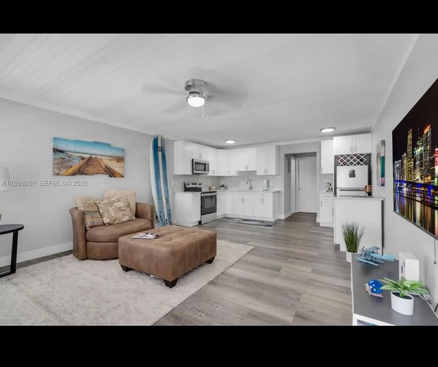 4 of 29 - 2111 Ne 56th Street #206, Fort Lauderdale, FL