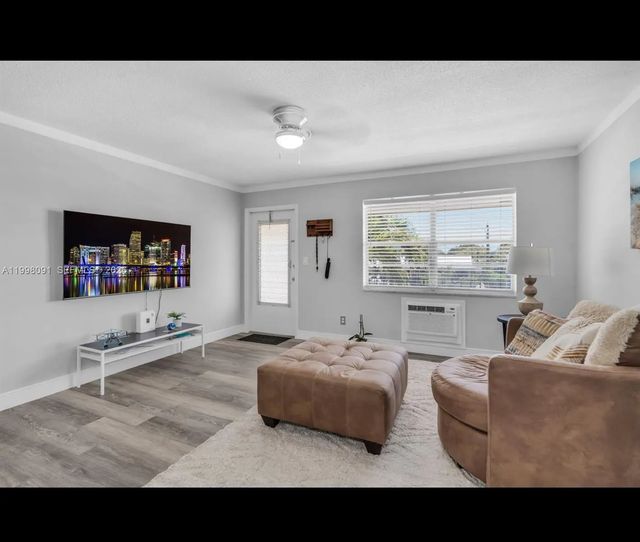 5 of 29 - 2111 Ne 56th Street #206, Fort Lauderdale, FL