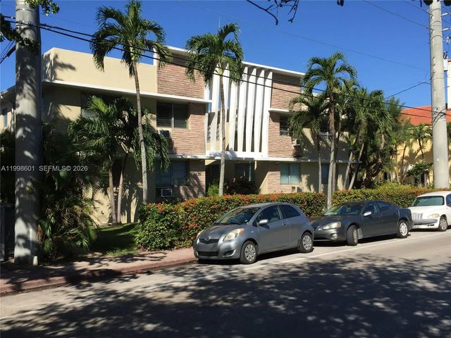 4740 Pine Tree Drive #26, Miami Beach