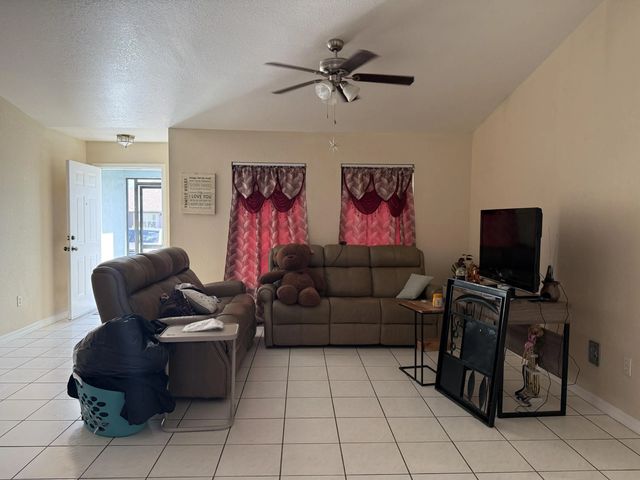 4 of 8 - 319 Se 27th Street, Cape Coral, FL