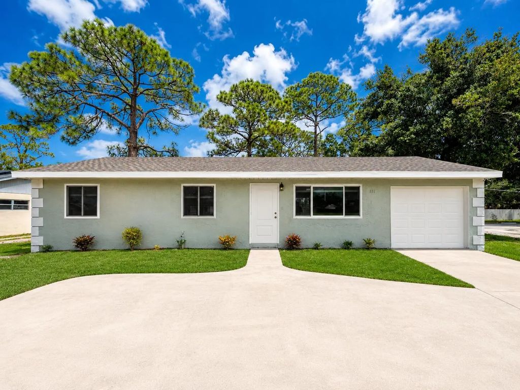 651 Se Port St Lucie Boulevard, Port St. Lucie
