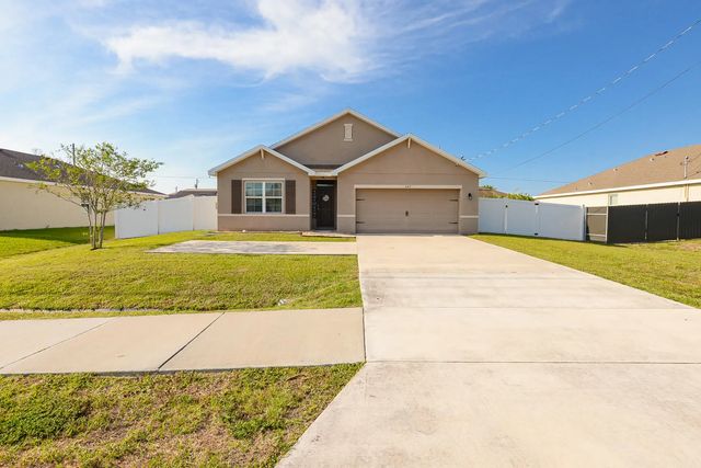 3 of 36 - 567 Sw Paar Drive, Port St. Lucie, FL
