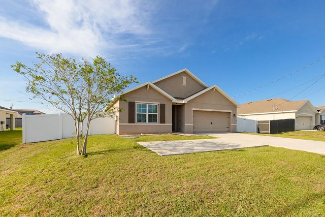 4 of 36 - 567 Sw Paar Drive, Port St. Lucie, FL