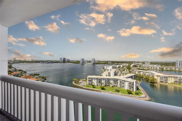 1000 W Island Boulevard #1910, Aventura
