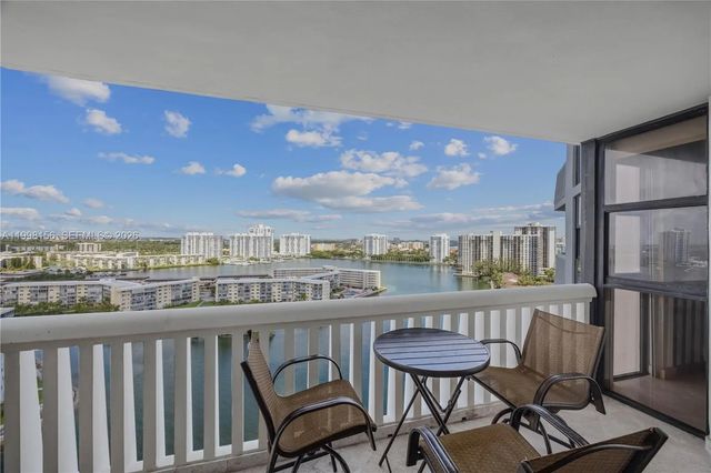 3 of 54 - 1000 W Island Boulevard #1910, Aventura, FL