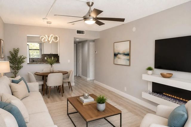 5 of 16 - 4640 W Lucerne Lakes Blvd W W #205, Lake Worth, FL
