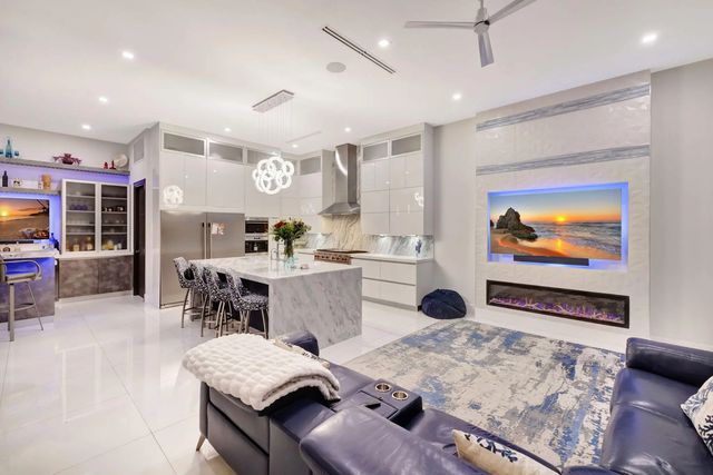 5 of 161 - 334 Isle Of Capri Drive, Fort Lauderdale, FL