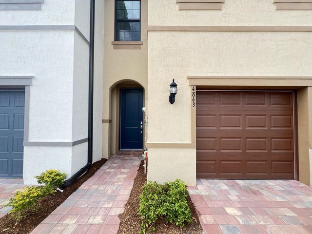 2 of 37 - 4843 Indio Trail, Lake Worth, FL