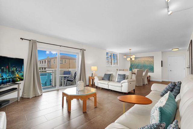 5 of 33 - 1701 S Ocean Drive #203, Hollywood, FL