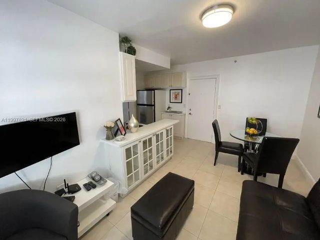 4 of 14 - 335 Ocean Drive #214, Miami Beach, FL