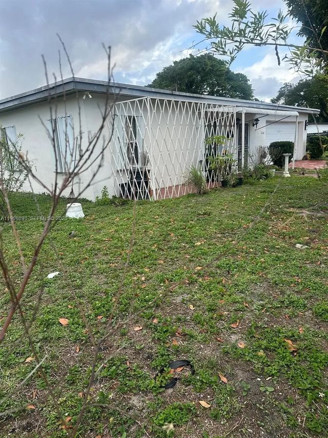 2 of 9 - 16300 Nw 19th Court, Miami Gardens, FL