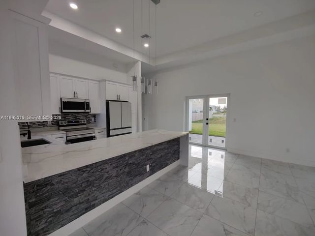 5 of 36 - 716 Nw 37th Avenue, Cape Coral, FL